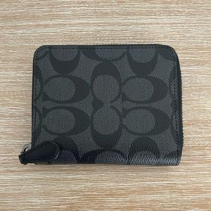 COACH ZIP AROUND WALLET
